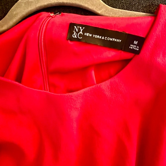 EUC New York & Co Red Cap Sleeve Sheath Dress w/ Belt Size Medium - Picture 4 of 5